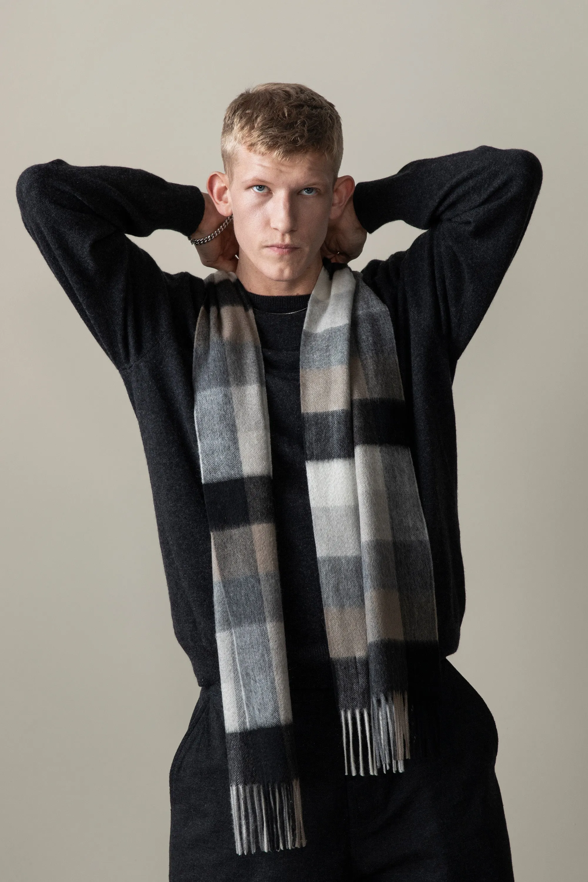 5 Square Check Cashmere Scarf - Black Grey