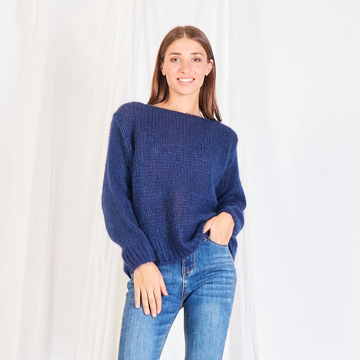 Wholesale chunky mohair-knit sweater with crew neck